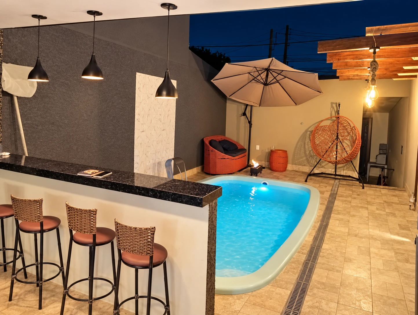 Piscina ao entardecer